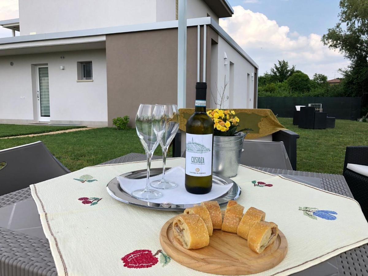 I Broletti Del Garda Hotell Pacengo Di Lazise Eksteriør bilde