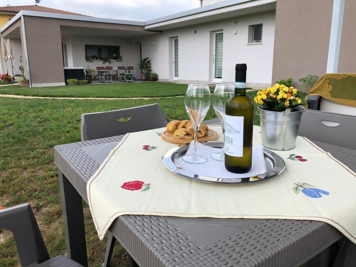 I Broletti Del Garda Hotell Pacengo Di Lazise Eksteriør bilde